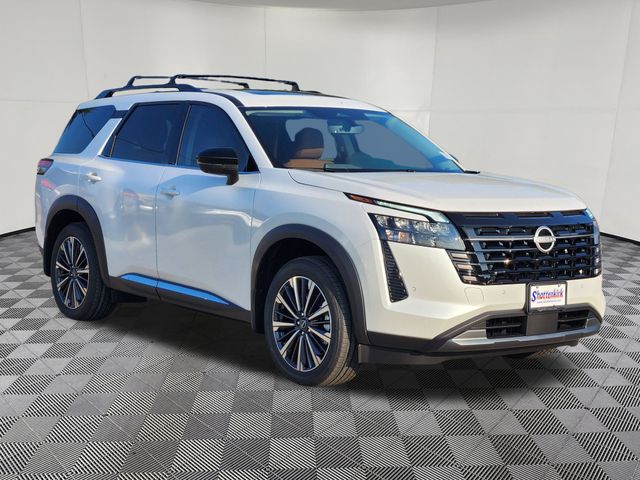 2026 Nissan Pathfinder Platinum Image 3 of 29