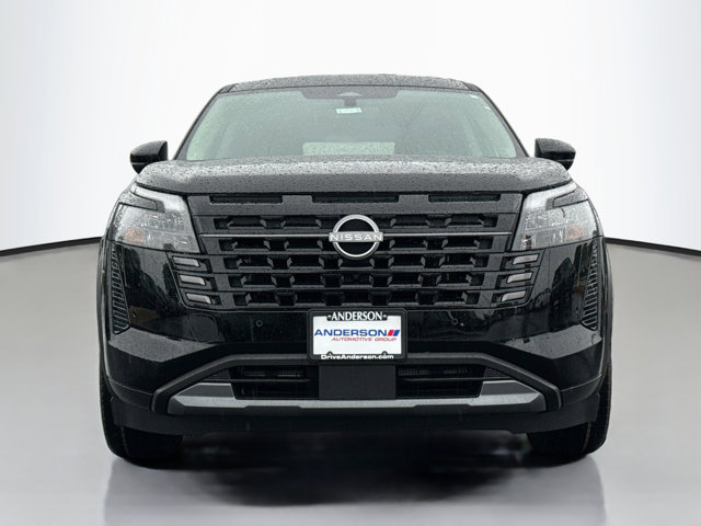2026 Nissan Pathfinder Platinum Image 2 of 18