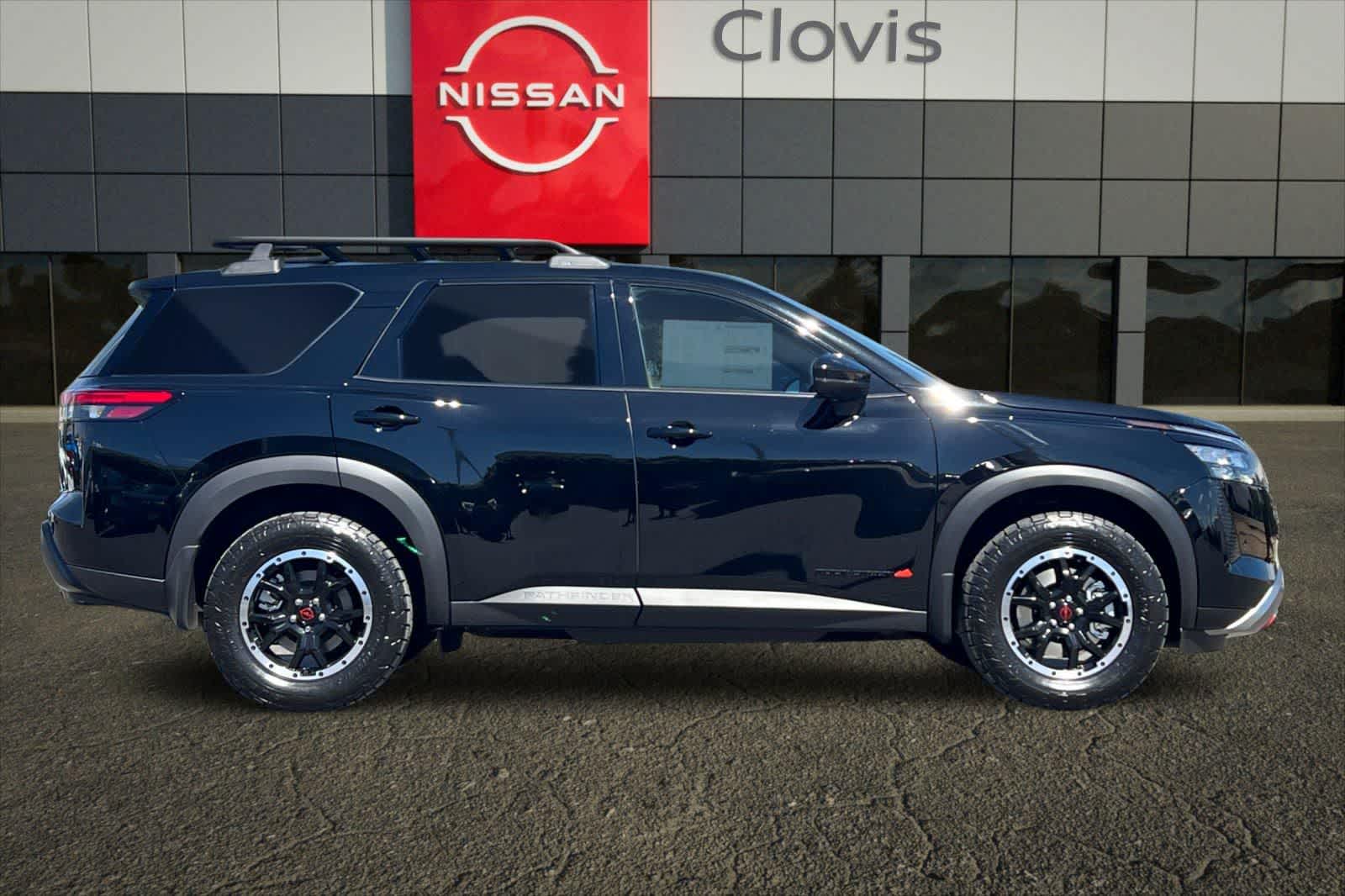2026 Nissan Pathfinder Rock Creek Image 3 of 46