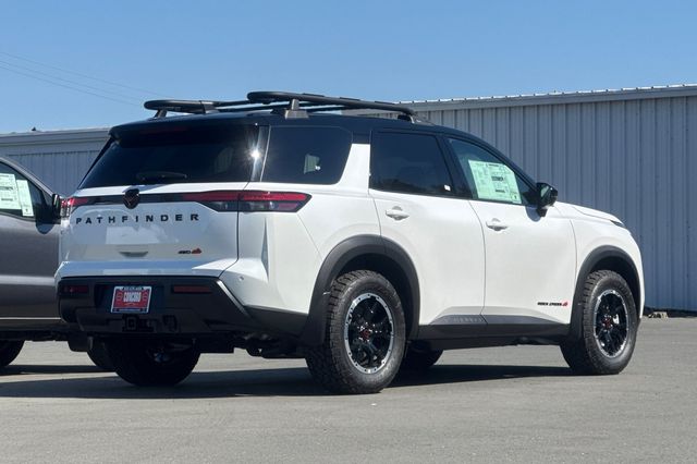 2026 Nissan Pathfinder Rock Creek Image 3 of 35