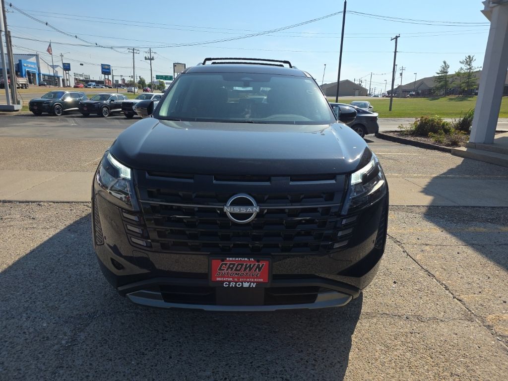 2026 Nissan Pathfinder SL Image 2 of 27