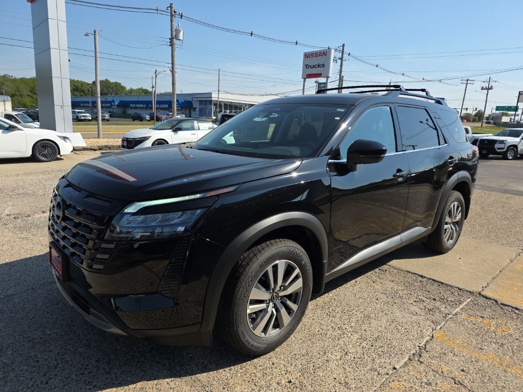 2026 Nissan Pathfinder SL Image 1 of 27