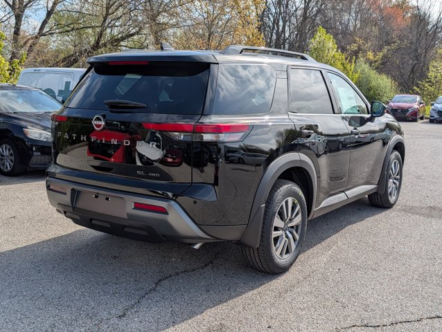 2026 Nissan Pathfinder SL Image 3 of 29