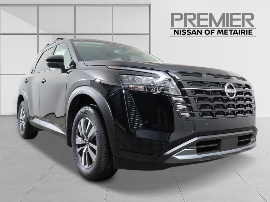 2026 Nissan Pathfinder SL Image 3 of 24