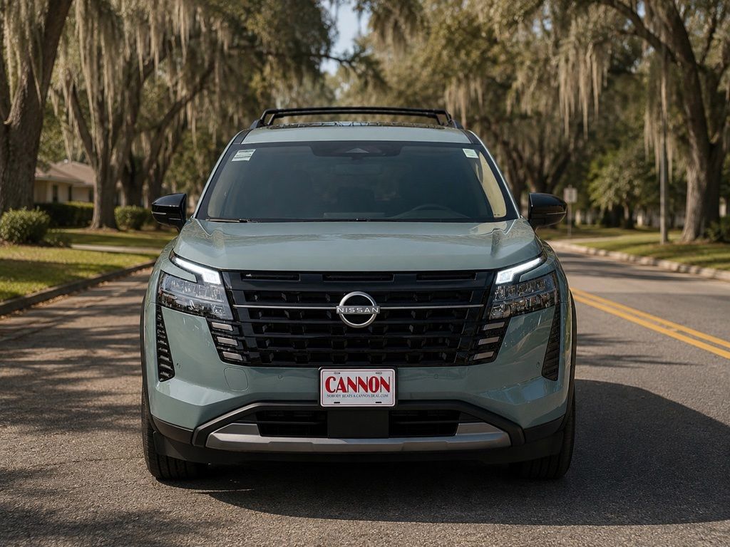 2026 Nissan Pathfinder SL Image 3 of 48