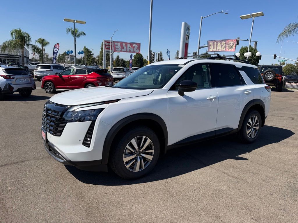 2026 Nissan Pathfinder SL Image 1 of 33
