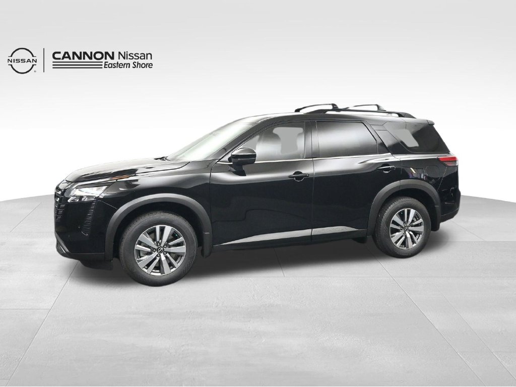 2026 Nissan Pathfinder SL Image 3 of 40