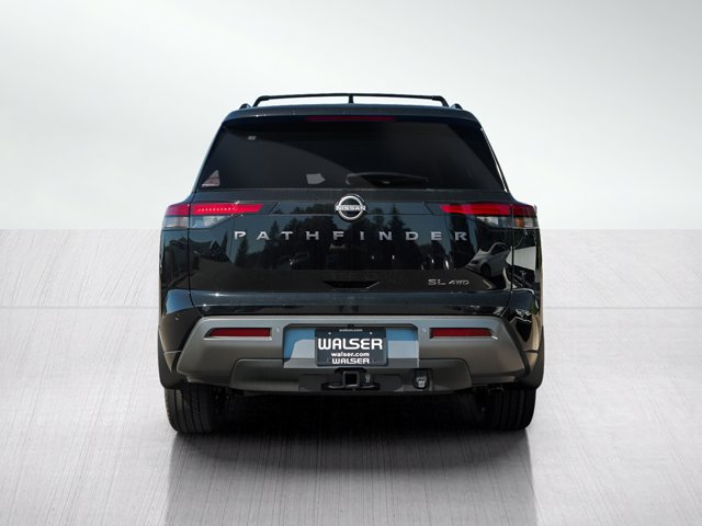 2026 Nissan Pathfinder SL Image 2 of 26