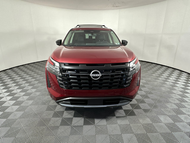 2026 Nissan Pathfinder SL Image 2 of 44