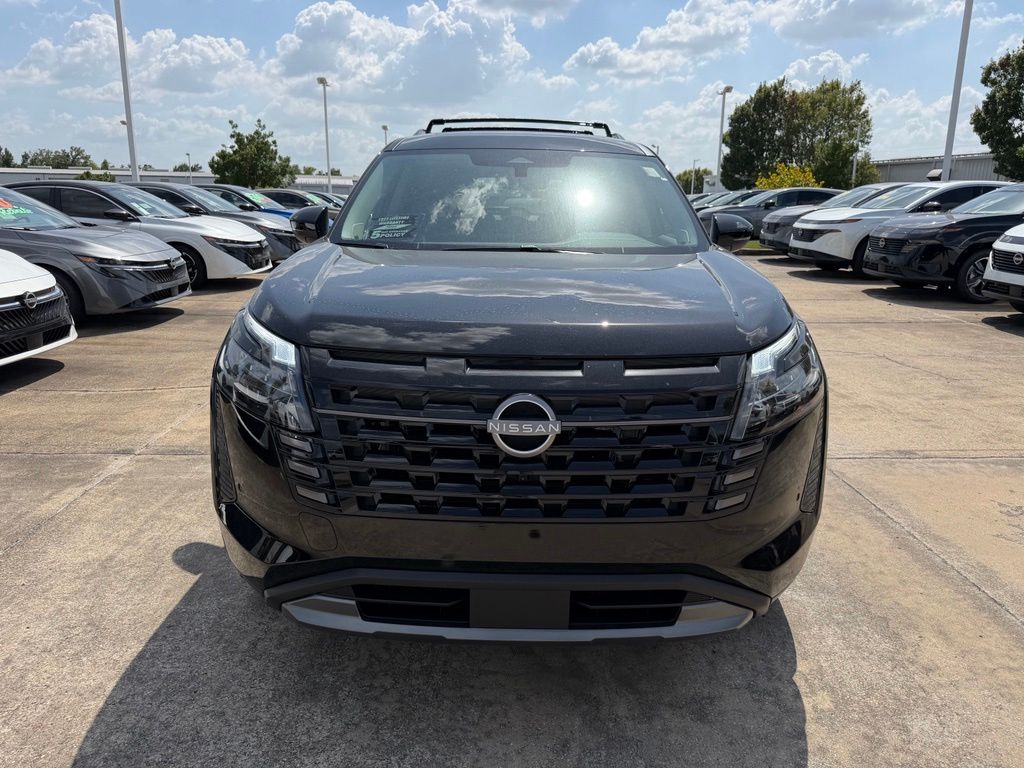 2026 Nissan Pathfinder SL Image 2 of 26
