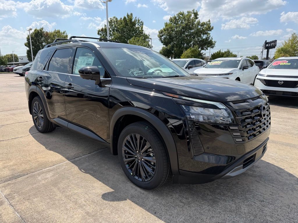 2026 Nissan Pathfinder SL Image 3 of 26