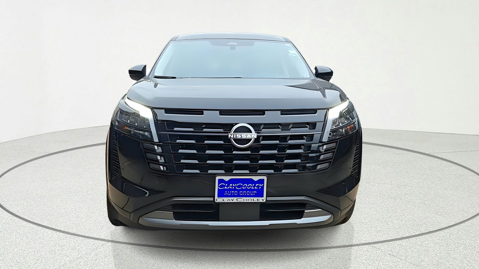 2026 Nissan Pathfinder SL Image 2 of 34