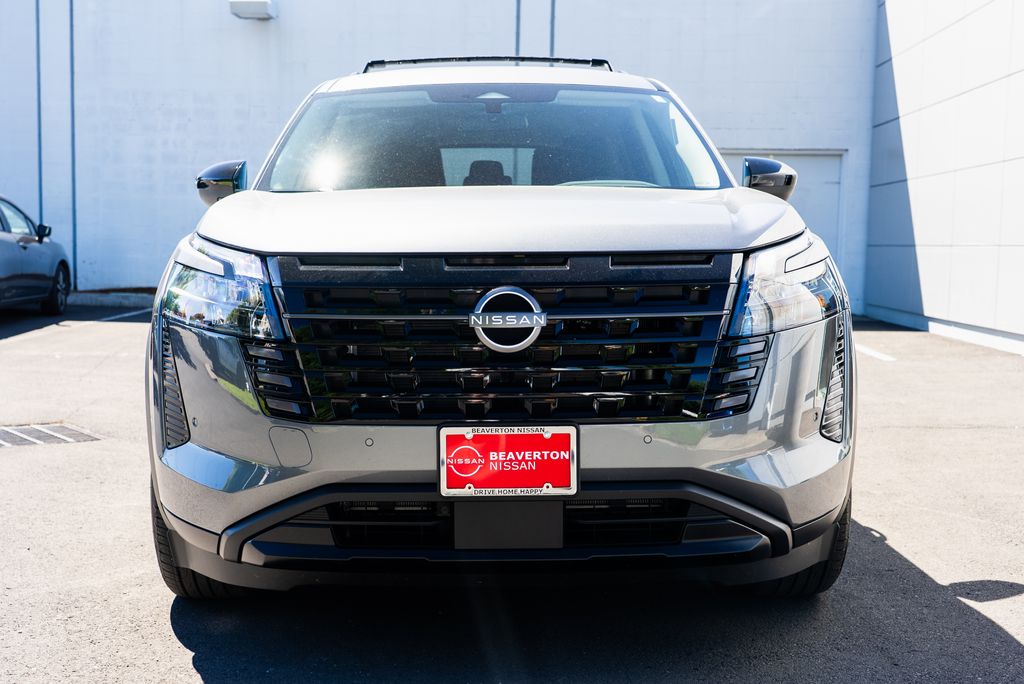 2026 Nissan Pathfinder SV Image 2 of 28