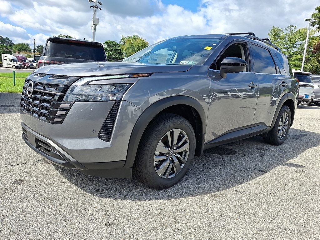 2026 Nissan Pathfinder SV Image 1 of 30