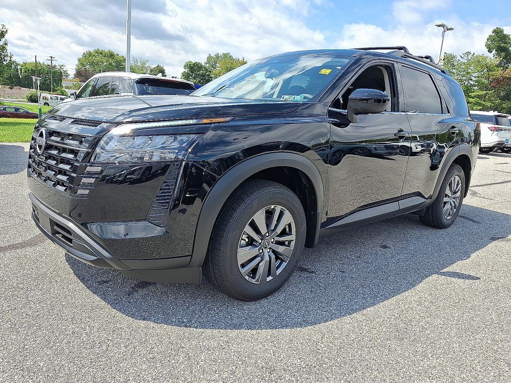 2026 Nissan Pathfinder SV Image 1 of 30