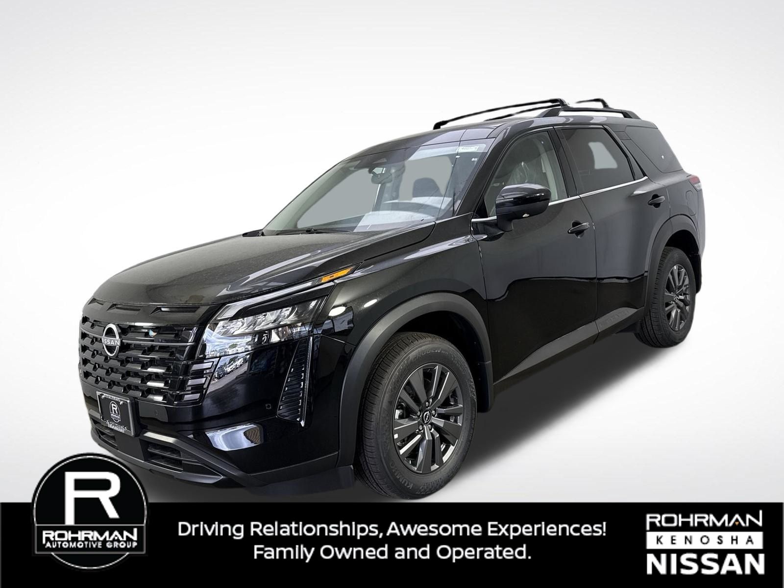 2026 Nissan Pathfinder SV Image 3 of 37