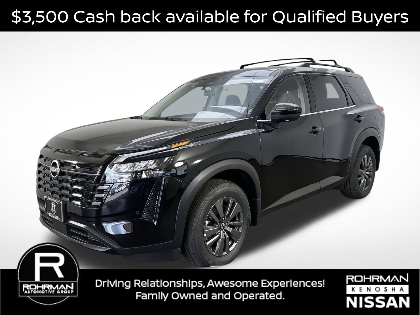 2026 Nissan Pathfinder SV Image 2 of 37