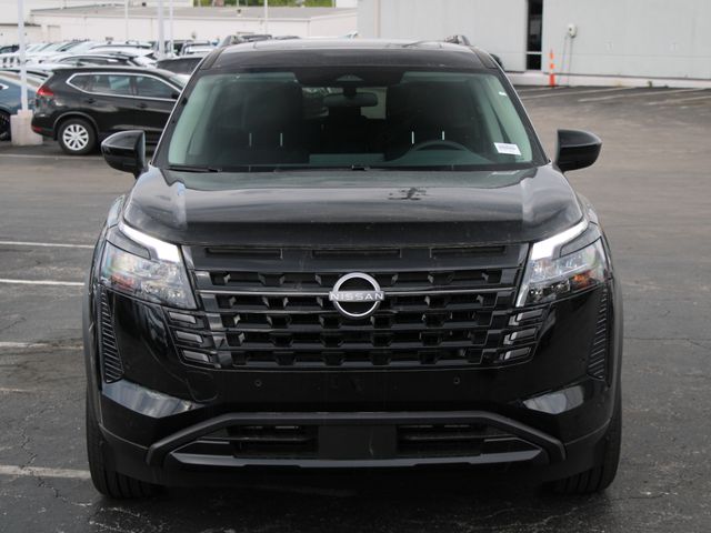 2026 Nissan Pathfinder SV Image 2 of 36