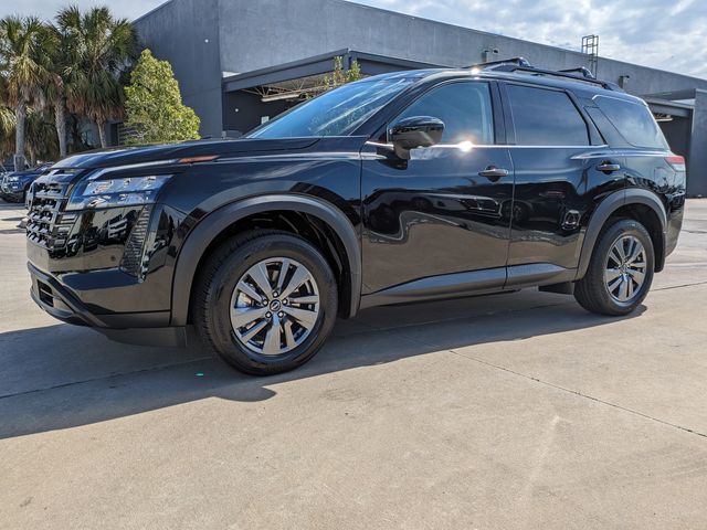 2026 Nissan Pathfinder SV Image 1 of 31