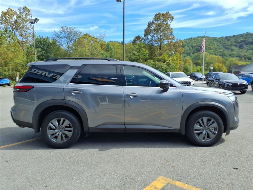 2026 Nissan Pathfinder SV Image 3 of 28