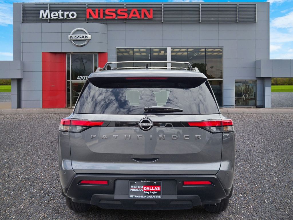2026 Nissan Pathfinder SV Image 3 of 28