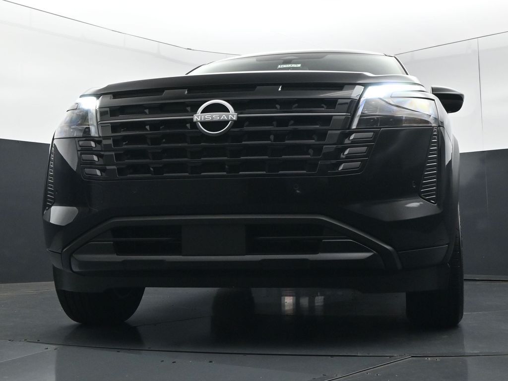 2026 Nissan Pathfinder SV Image 3 of 41