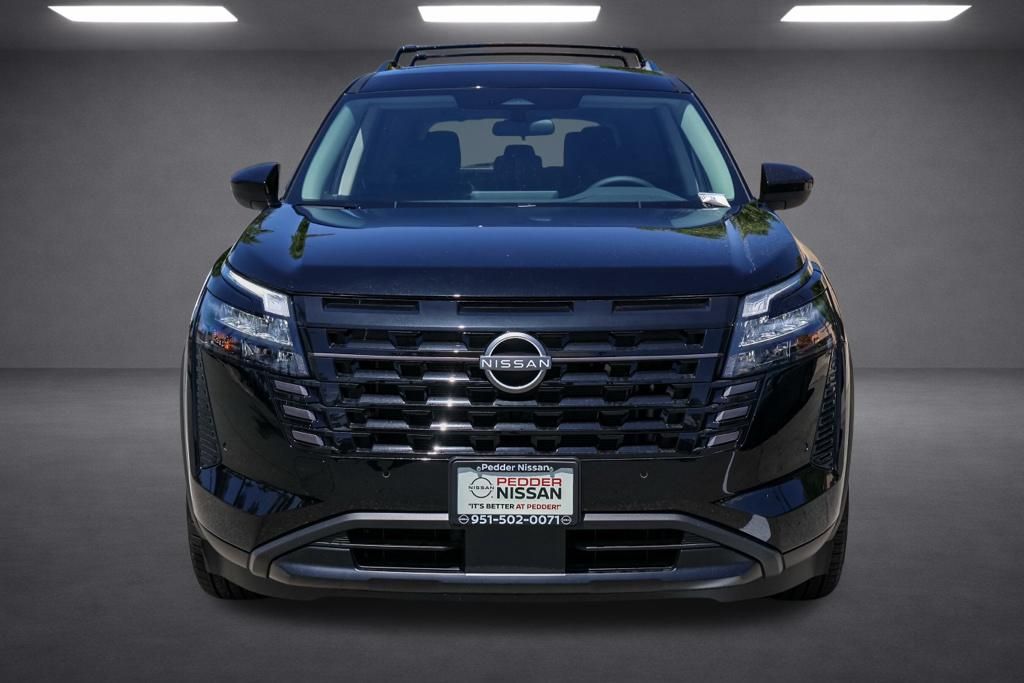 2026 Nissan Pathfinder SV Image 2 of 30