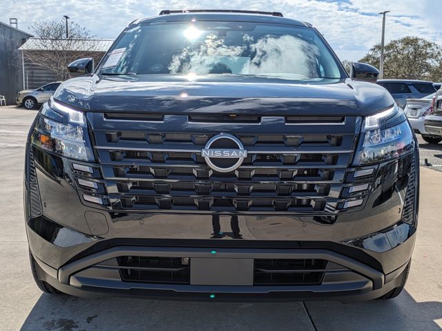 2026 Nissan Pathfinder SV Image 2 of 31