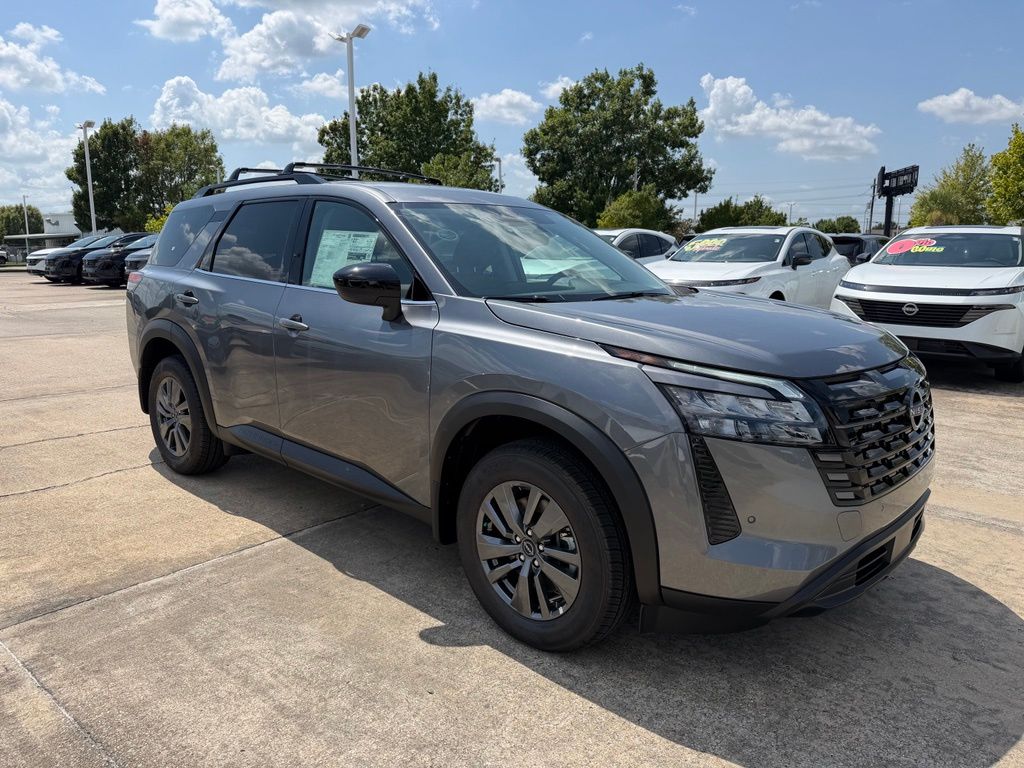 2026 Nissan Pathfinder SV Image 3 of 23