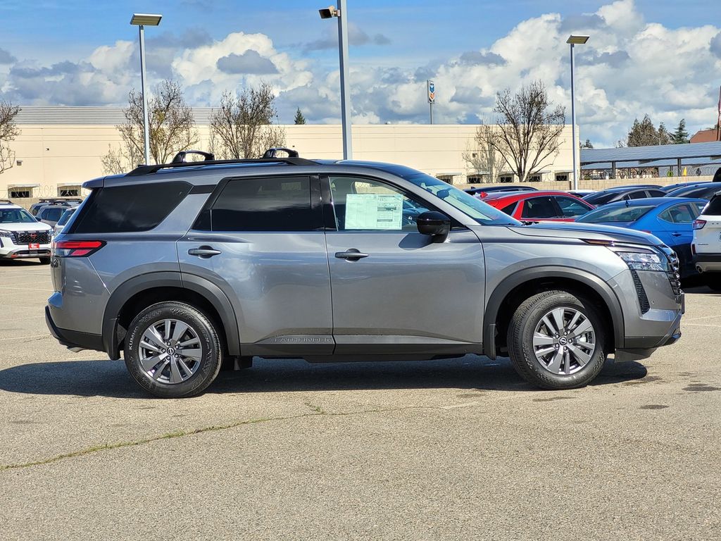 2026 Nissan Pathfinder SV Image 3 of 16