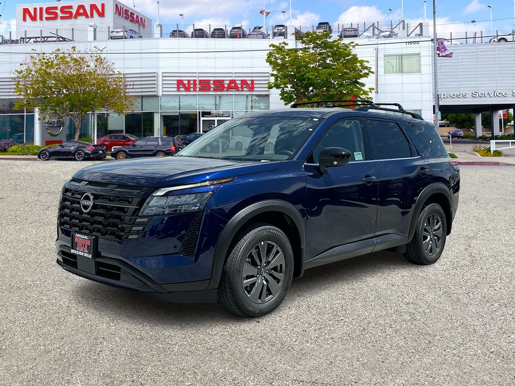 2026 Nissan Pathfinder SV Image 2 of 31