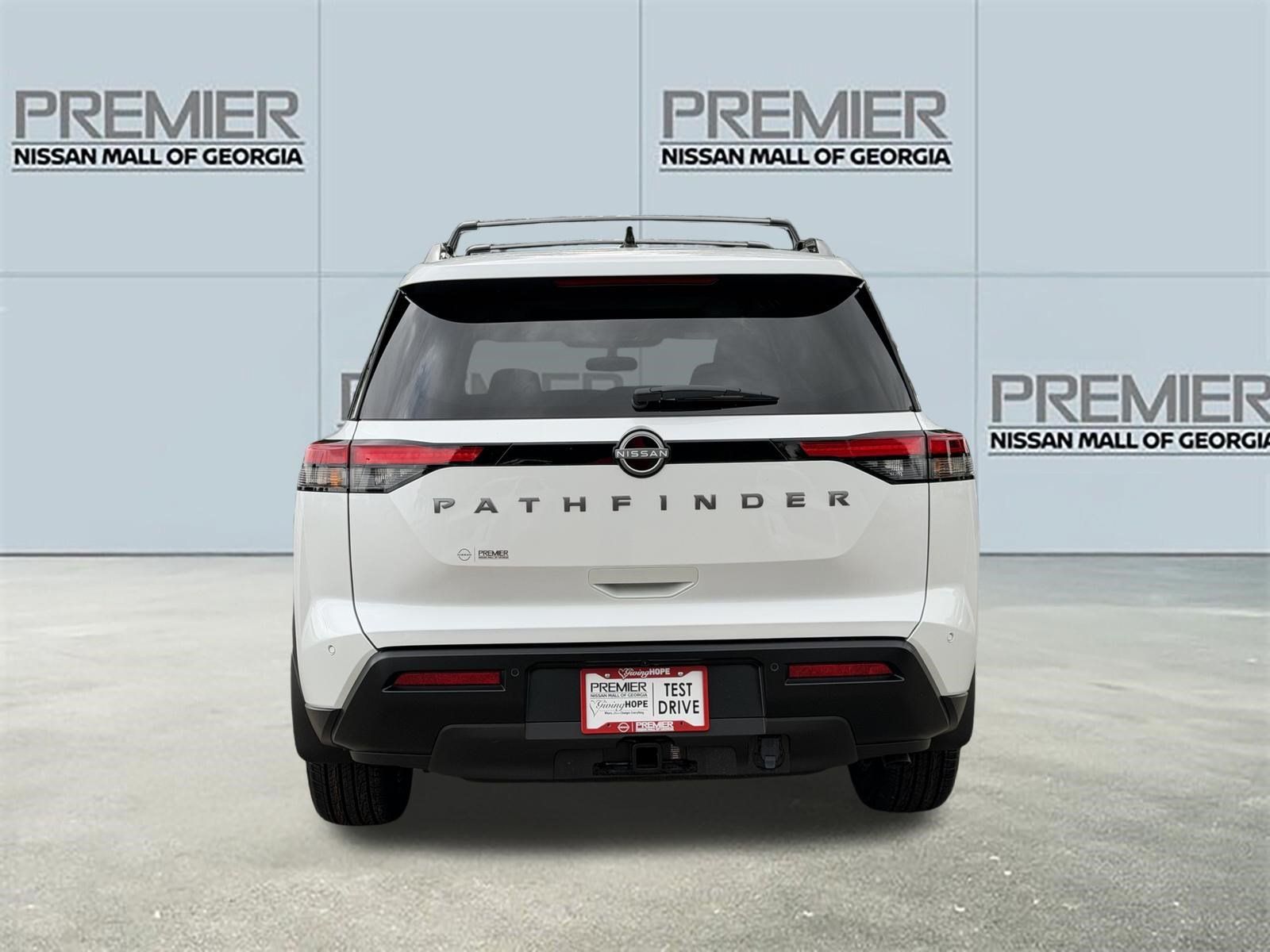 2026 Nissan Pathfinder SV Image 2 of 32