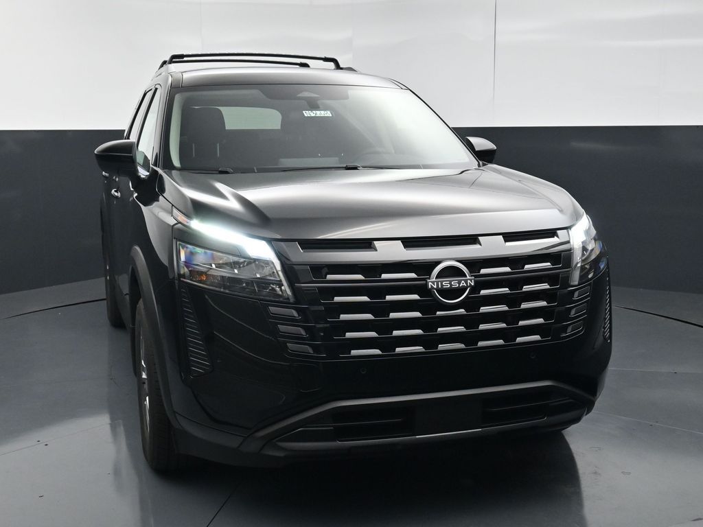 2026 Nissan Pathfinder SV Image 3 of 41