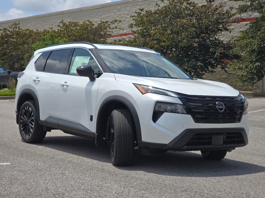 2026 Nissan Rogue Dark Armor Image 3 of 32
