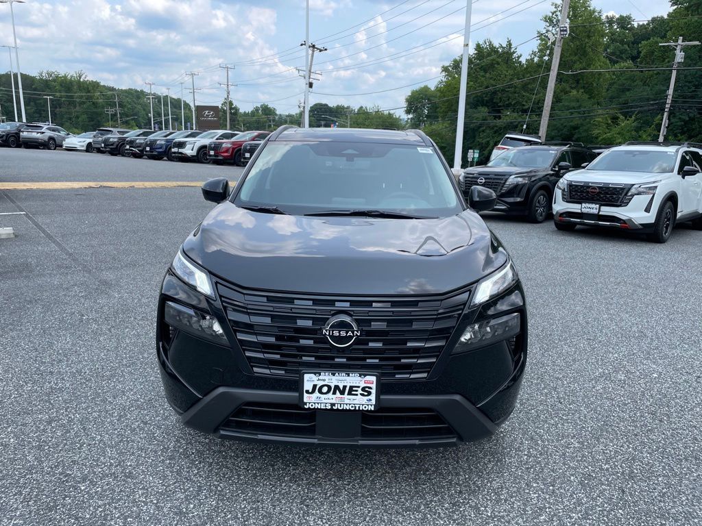 2026 Nissan Rogue Dark Armor Image 2 of 21