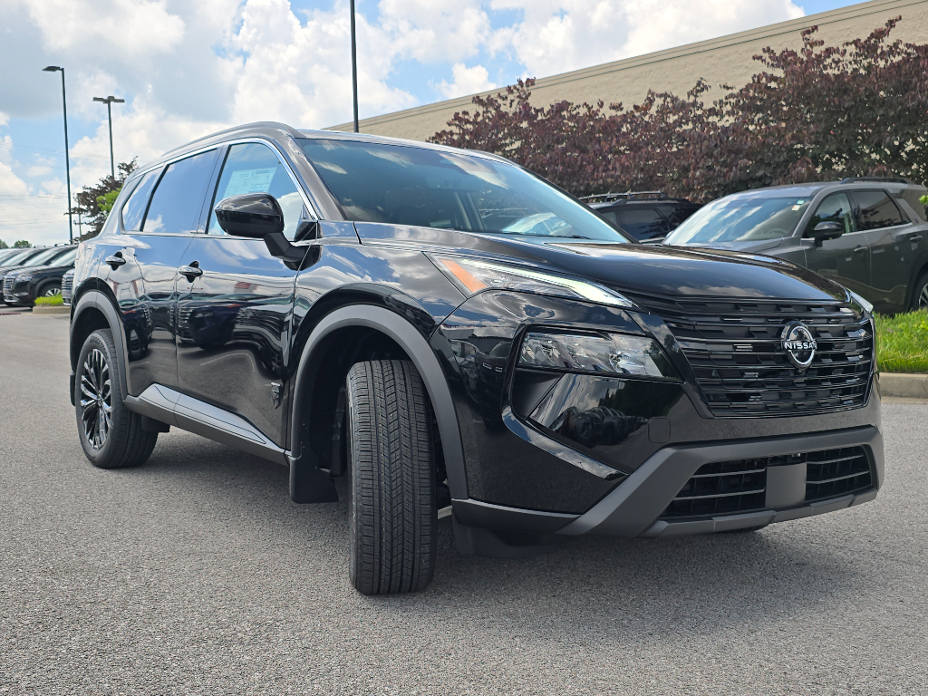2026 Nissan Rogue Dark Armor Image 3 of 32