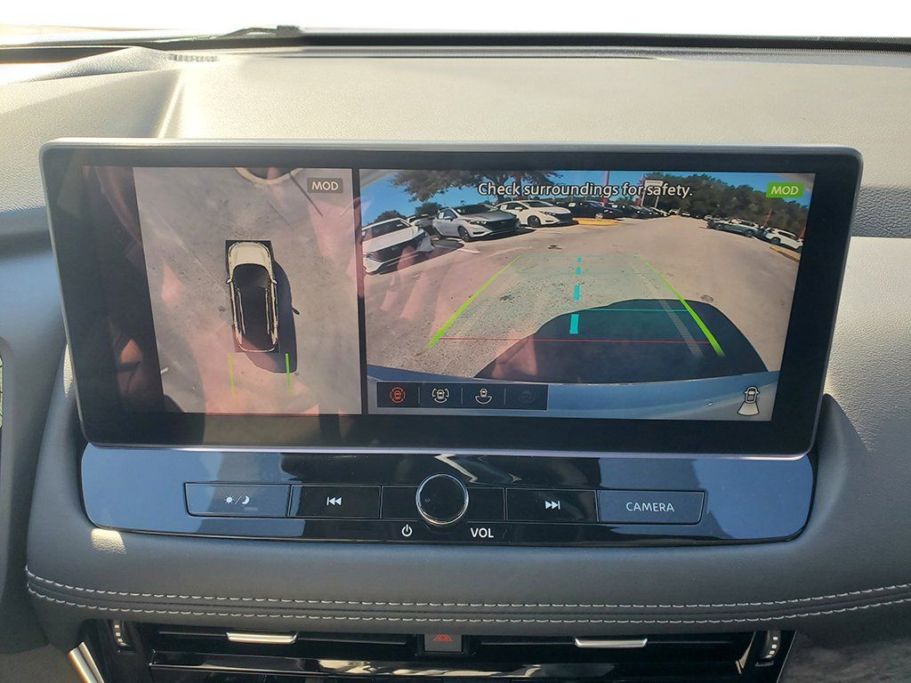 2026 Nissan Rogue Platinum Image 12 of 21