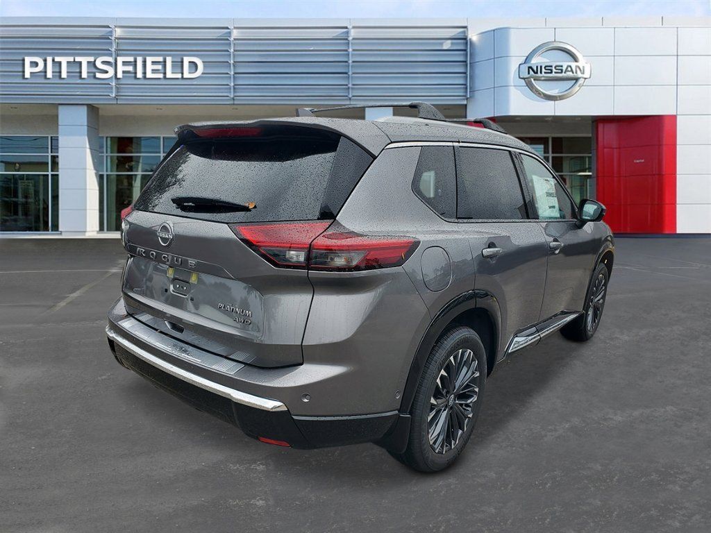 2026 Nissan Rogue Platinum Image 5 of 21