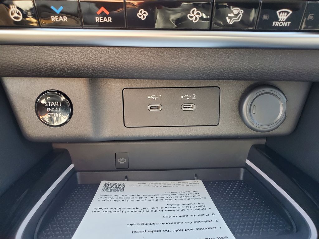 2026 Nissan Rogue Platinum Image 16 of 21