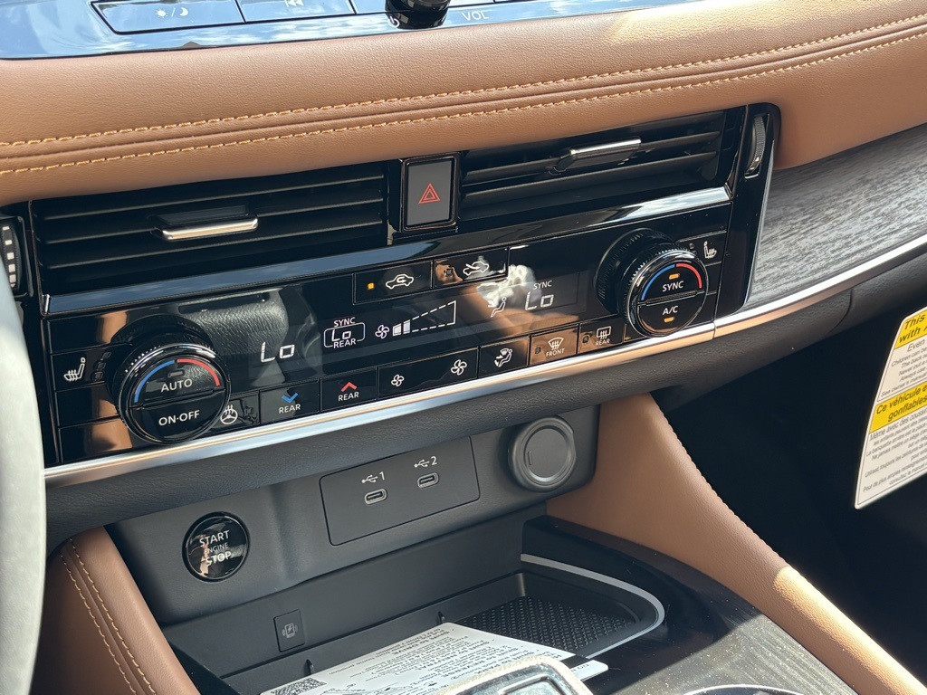 2026 Nissan Rogue Platinum Image 25 of 30