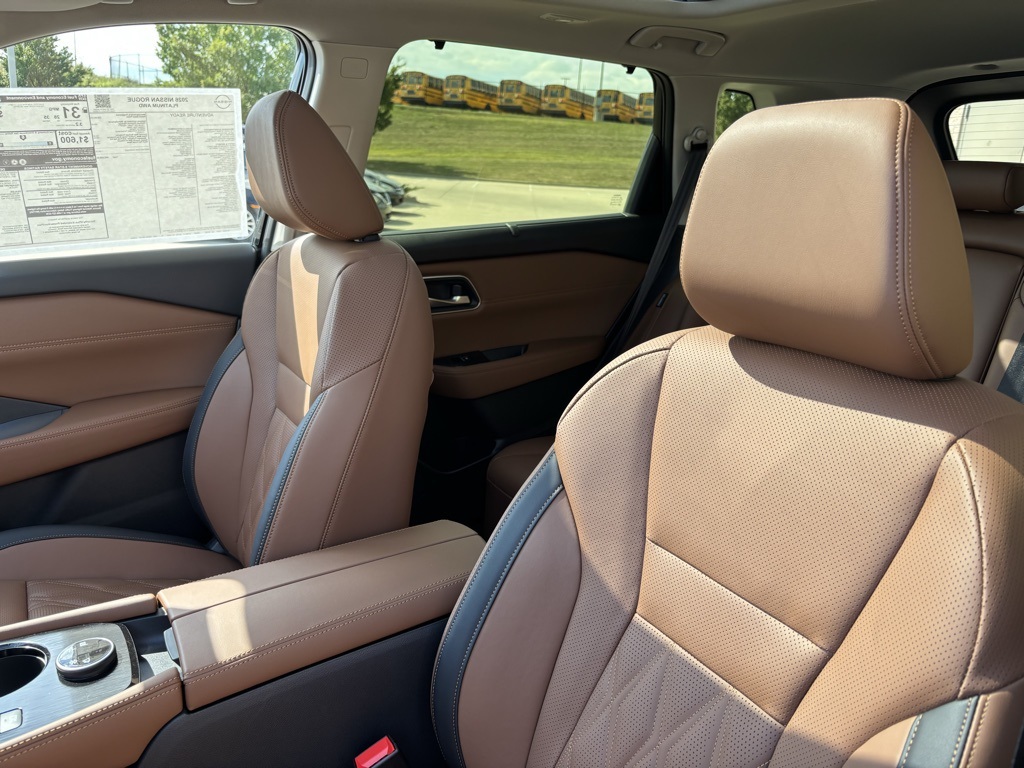 2026 Nissan Rogue Platinum Image 10 of 30