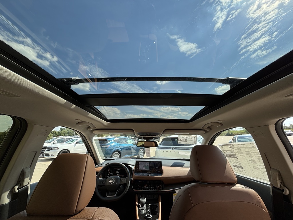 2026 Nissan Rogue Platinum Image 13 of 30