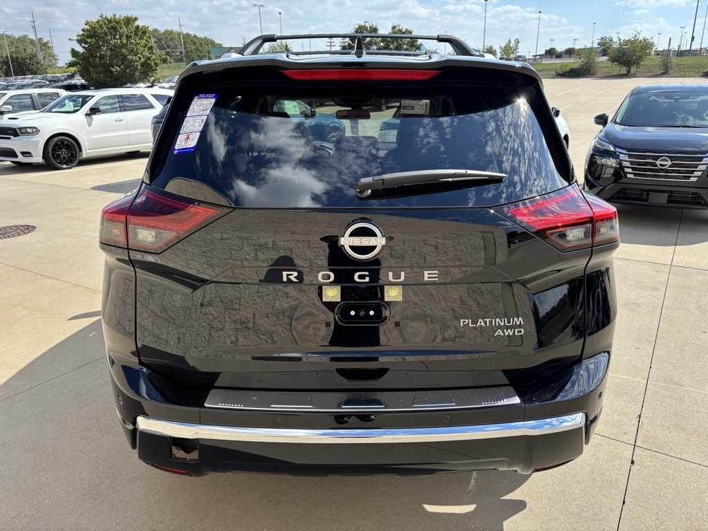 2026 Nissan Rogue Platinum Image 28 of 30