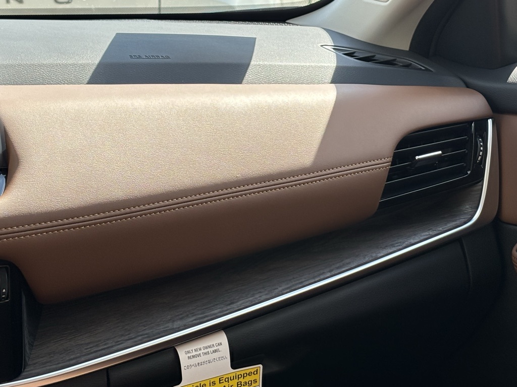 2026 Nissan Rogue Platinum Image 27 of 30