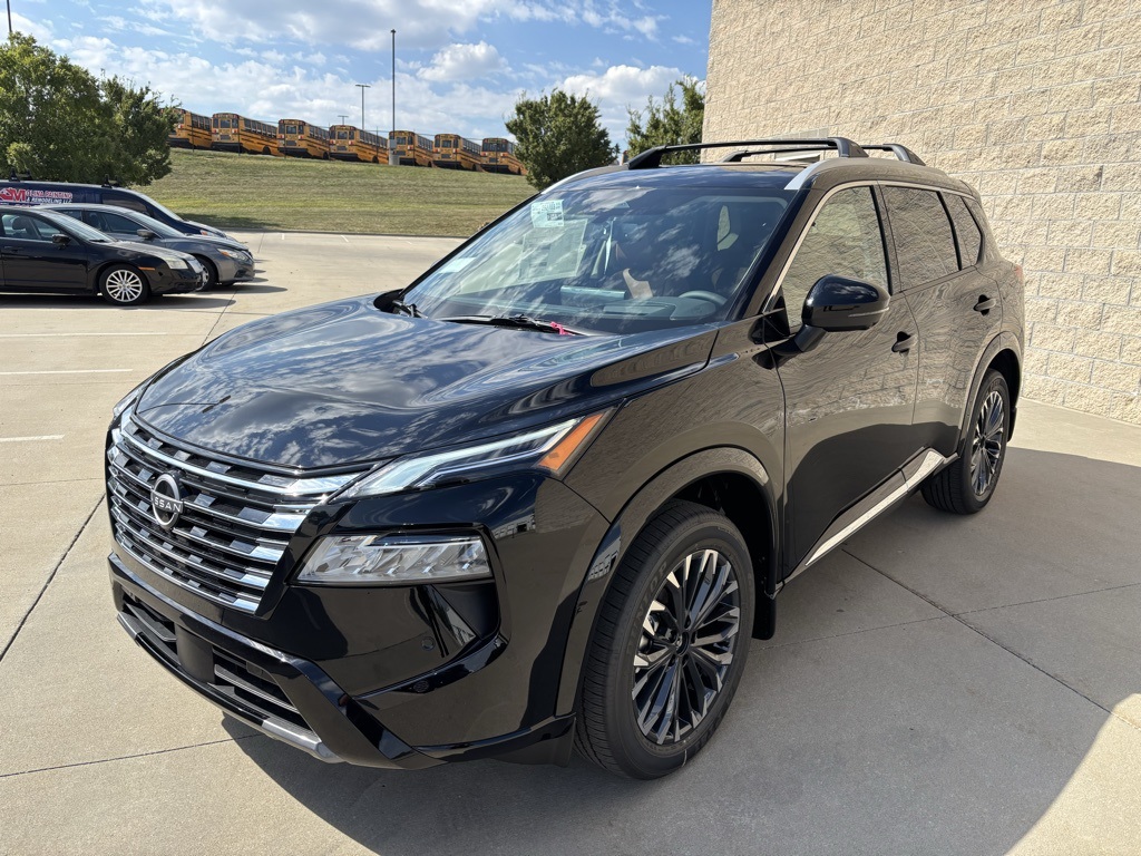 2026 Nissan Rogue Platinum Image 1 of 30