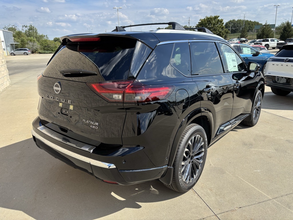 2026 Nissan Rogue Platinum Image 4 of 30