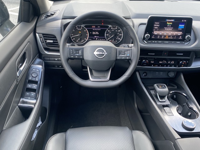 2026 Nissan Rogue SV Image 18 of 37