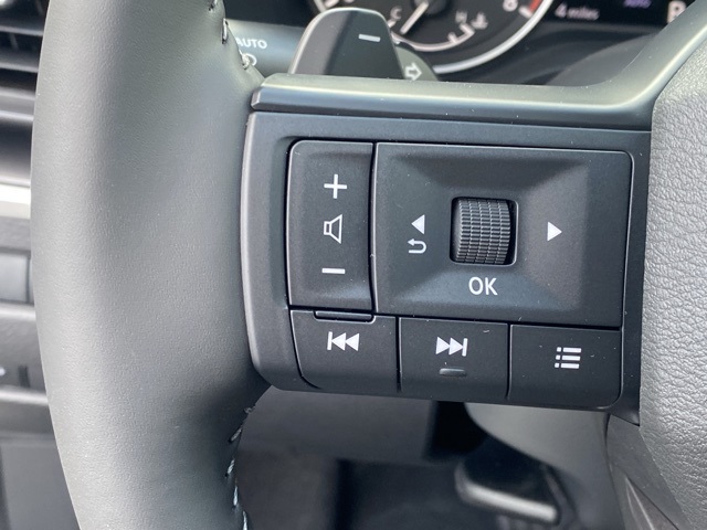 2026 Nissan Rogue SV Image 31 of 37