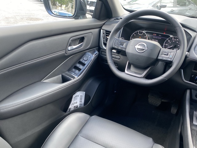 2026 Nissan Rogue SV Image 17 of 37