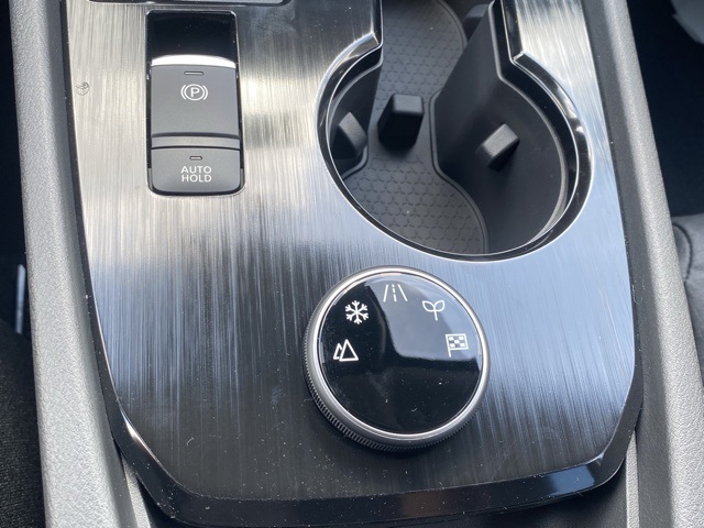 2026 Nissan Rogue SV Image 30 of 37